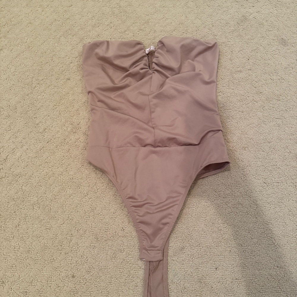 Blue Blush Soft Beige bodysuit